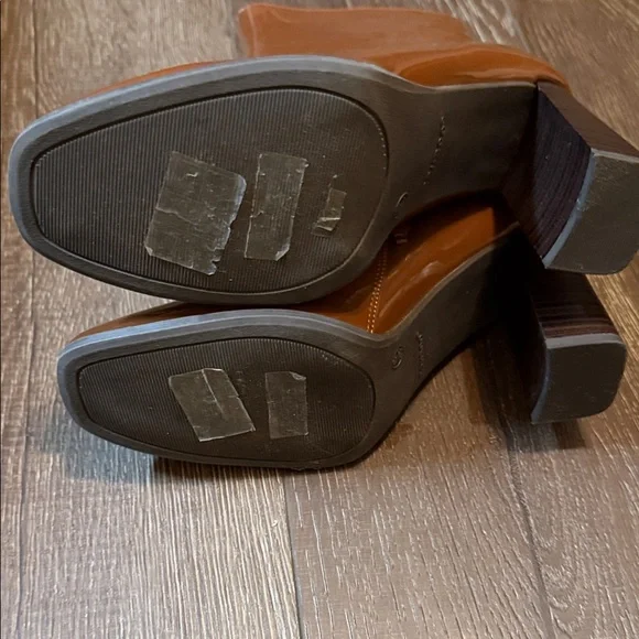 BAMBOO Tan Heeled Boots - Picture 4 of 7